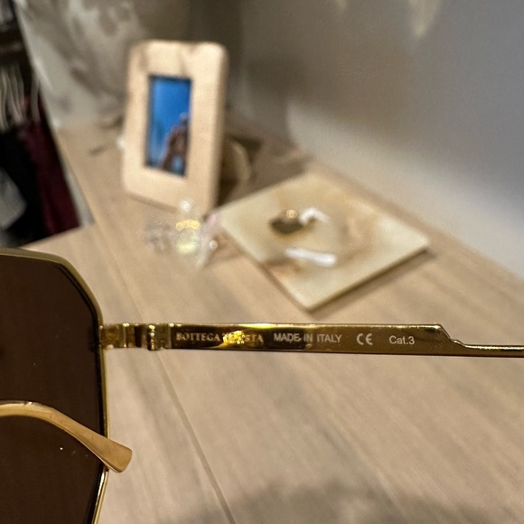 Authentic Bottega Veneta BV1012S Gold/Brown sunglasses - Picture 6 of 6